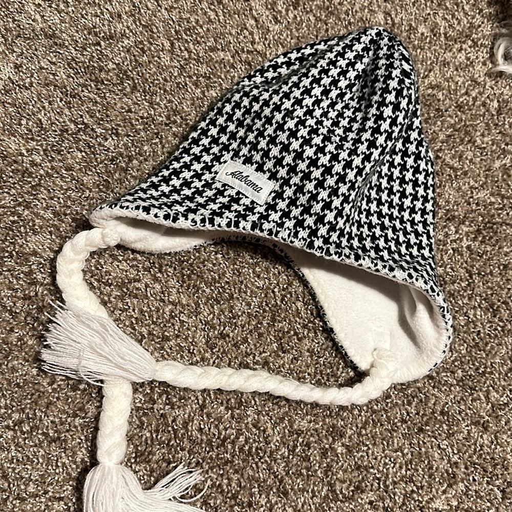 American Crown Alabama houndstooth knit fleece-lined winter hat w/“braids” EUC!